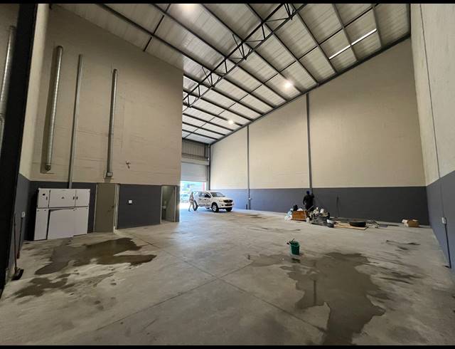 342M² WAREHOUSE TO LET IN STIKLAND INDUSTRIAL